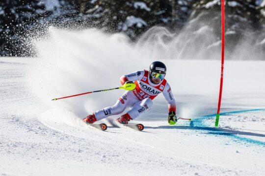 Straßer trotzt Adelboden-Chaos: Top 4 im extremen Slalom